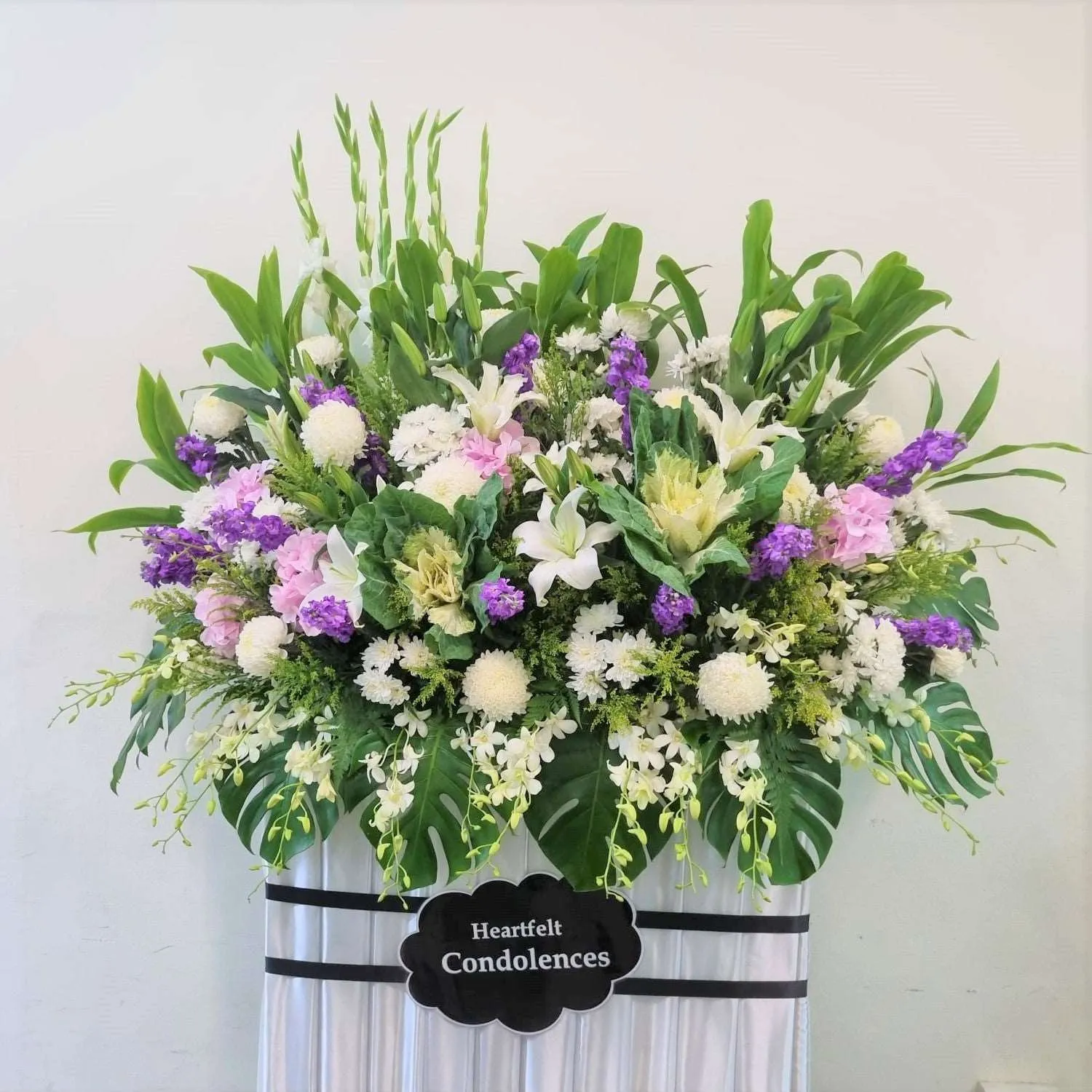 Exquisite Funeral Flowers: Imported Fresh-Cut Florals | W506