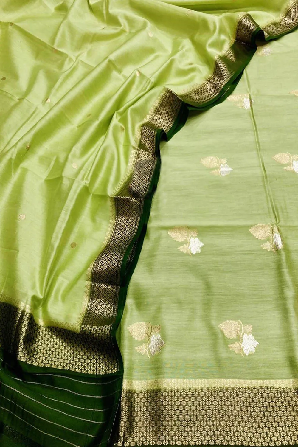 Exquisite Green Banarasi Silk Suit with Chiniya Weave