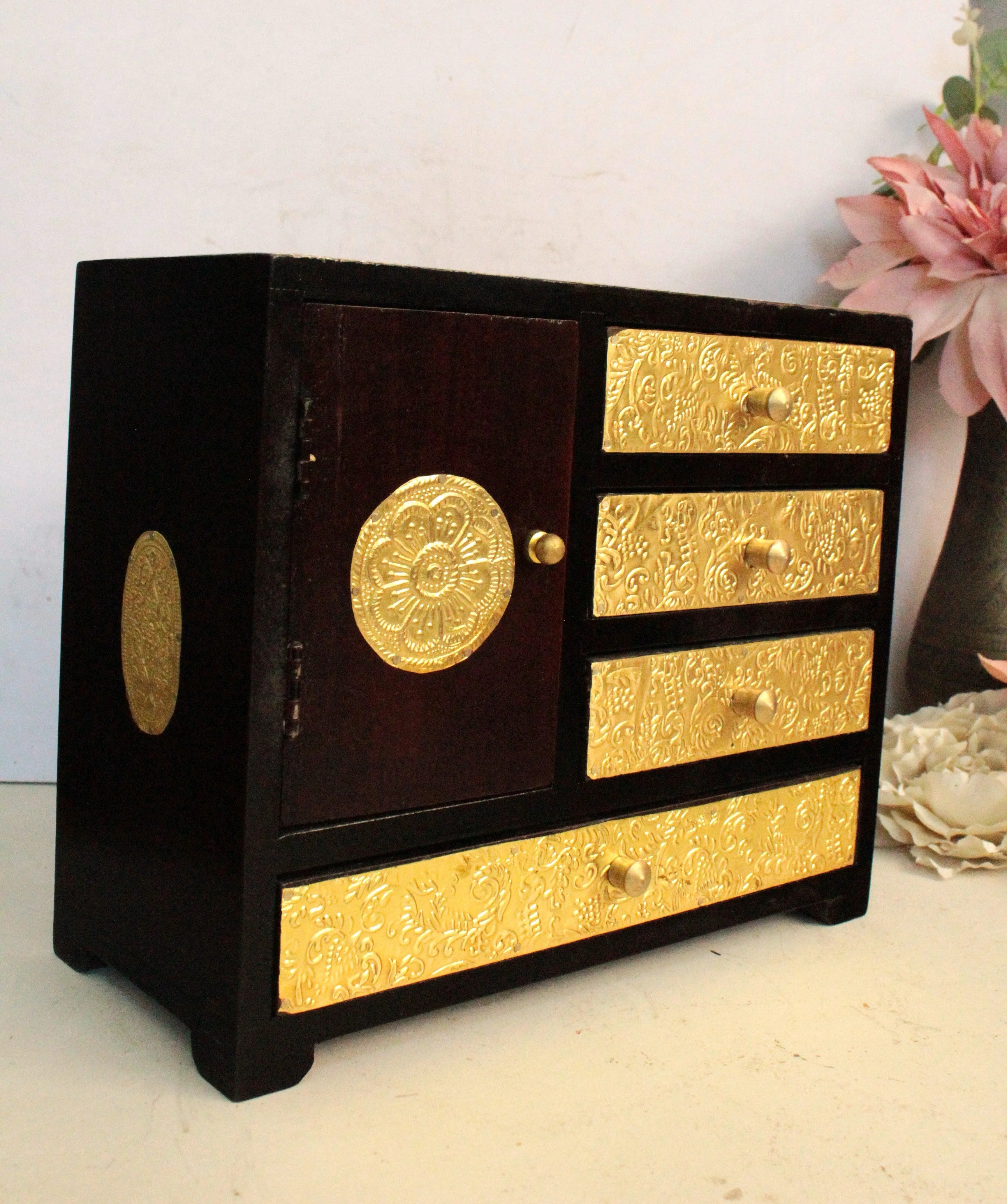Exquisite Handcrafted Brass-Fitted 4 Drawer 1 Door Box