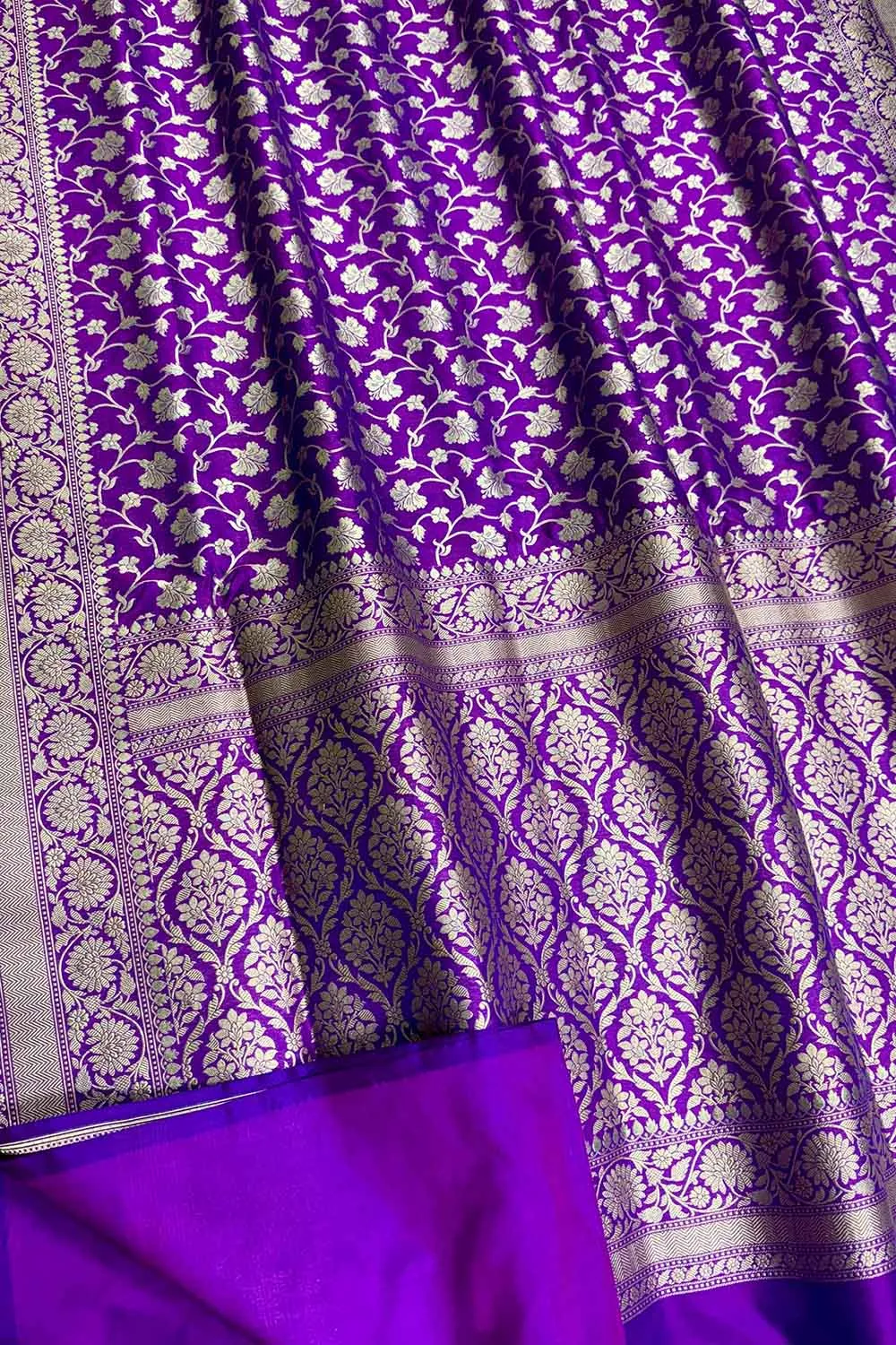 Exquisite Purple Handloom Banarasi Pure Katan Silk Saree